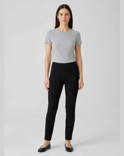 Pantallona Stretch të Zezë për Femra - Model Front