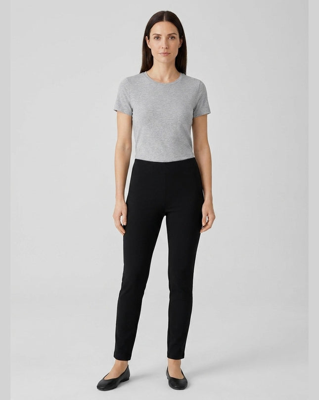 Pantallona Stretch të Zezë për Femra - Model Front