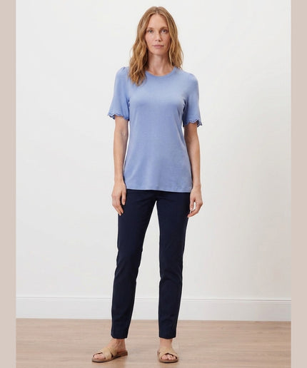 Maicë me rrudhje e kaltër e çelët për Femra - Model Front