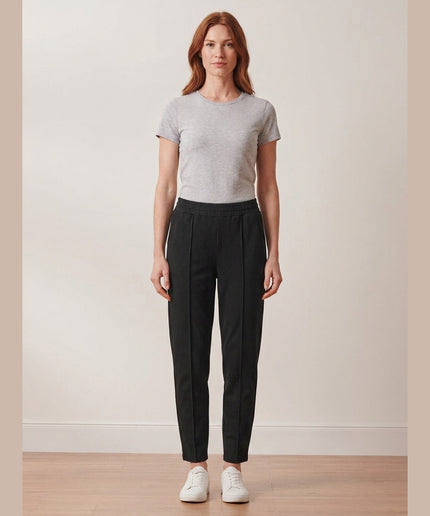 Pantallona Joggpants të zeza për Femra - Model Front