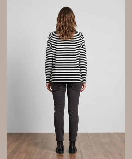Maicë me mëngë të gjata me vija bardh e zi për Femra - Model Back