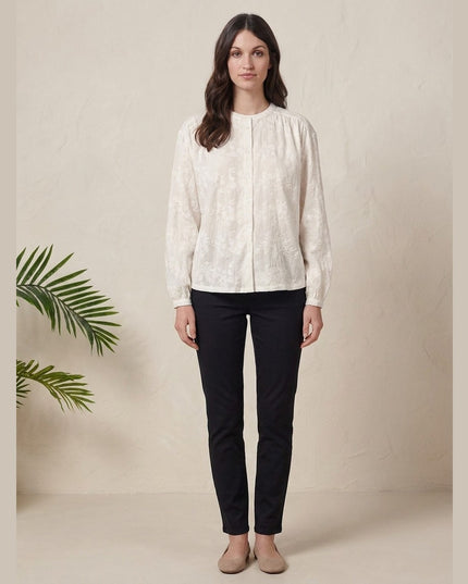 Bluzë me qëndisje ngjyrë krem e bardhë për Femra - Model Front