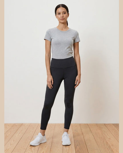 Dollakë të Zeza për Femra - Model Front