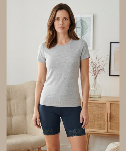 Shorts Radler të kaltër të errët për Femra - Model Front