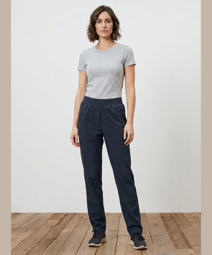 Pantallona ecjeje të kaltër të mbyllur për Femra - Model Front