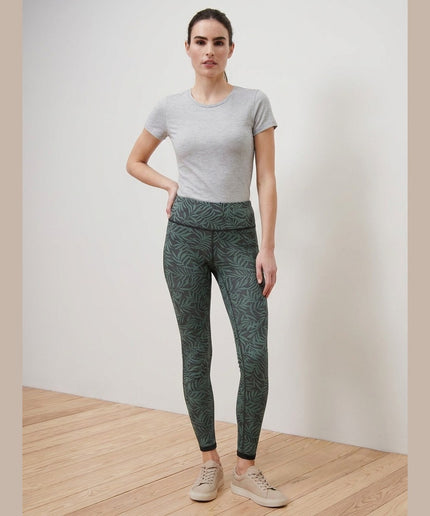 Dollakë sportive me dy anë e zezë / me print ulliri për Femra - Model Front
