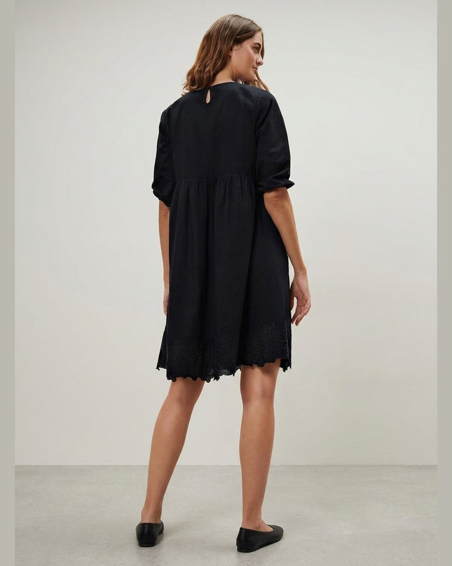 Fustan me qëndisje i zi për Femra - Model Back