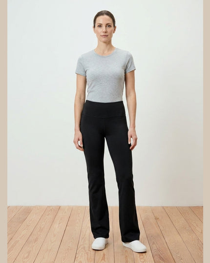 Pantalona sportivë të zinj për femra - Model Front