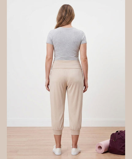Pantallona Kapri Yoga bezhë për Femra - Model Back