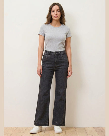 Xhinse Wide Leg Black Denim për Femra - Model Front