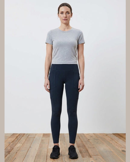 Dollakë e kaltër e mbyllur për femra - Model Front