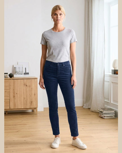 Pantallona kadife të kaltër të mbyllur për Femra - Model Front