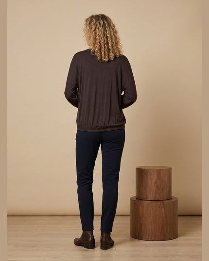 Bluzë me mëngë lakuriqi kafe e errët për Femra - Model Back