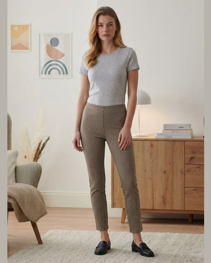 Pantallona Stretch bezhë-kafe-e zezë për Femra - Model Front