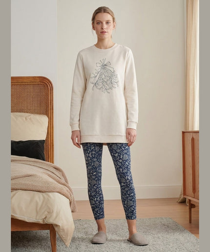 Pizhame me Leggings krem dhe kaltër e mbyllët për Femra - Model Front