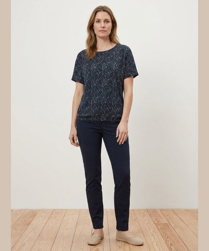 Bluzë e kaltër e mbyllur për Femra - Model Front