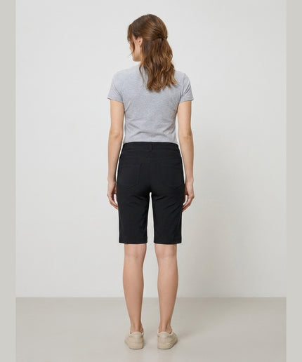 Shorts Bermuda të zeza për Femra - Model Back