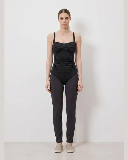 Rroba banje të zeza për Femra - Model Front