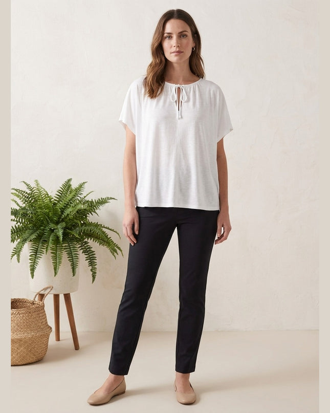 Bluzë e bardhë për Femra - Model Front