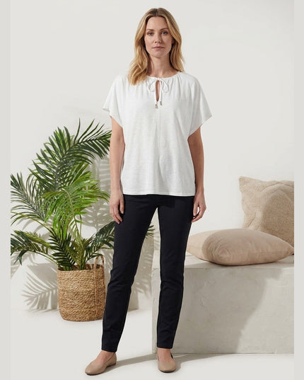 Bluzë me lidhëse e bardhë për Femra - Model Front