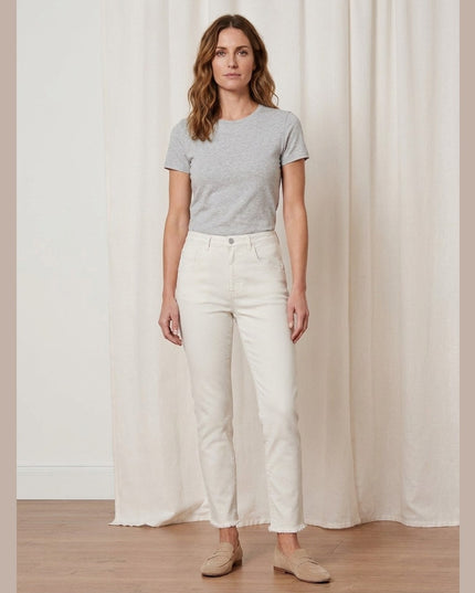 Xhinse Cropped Krem për Femra - Model Front