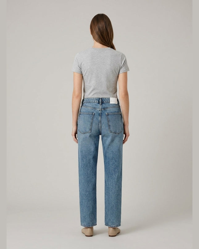 Xhinse Straightfit Midblue Denim për Femra - Model Back