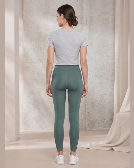 Dollakë termo jeshile salvie për femra - Model Back