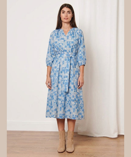 Fustan i endur i kaltër për Femra - Model Front