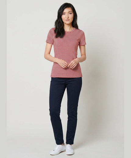 Maicë me vija të kuqe dhe krem për Femra - Model Front