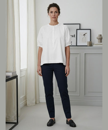 Këmishë Popeline e Bardhë për Femra - Model Front