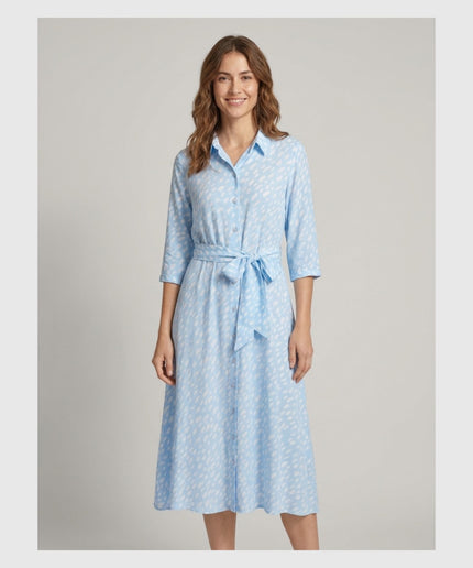 Fustan-Këmishë Blu e Çelët me Print për Femra - Modele Përpara