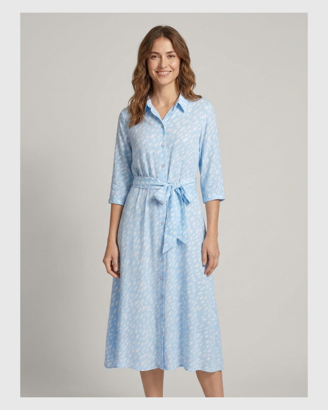 Fustan-Këmishë Blu e Çelët me Print për Femra - Modele Përpara