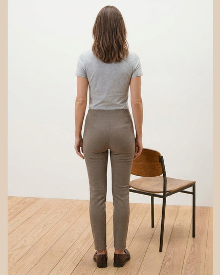 Pantallona Stretch Zezë-Bezhë për Femra - Model Back