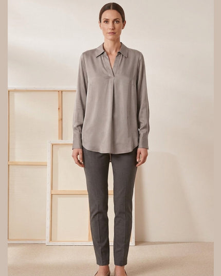 Bluzë sateni taupe për Femra - Model Front