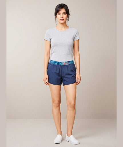 Shorts kthyese për larje dhe vrapim të kaltra për Femra - Model Front