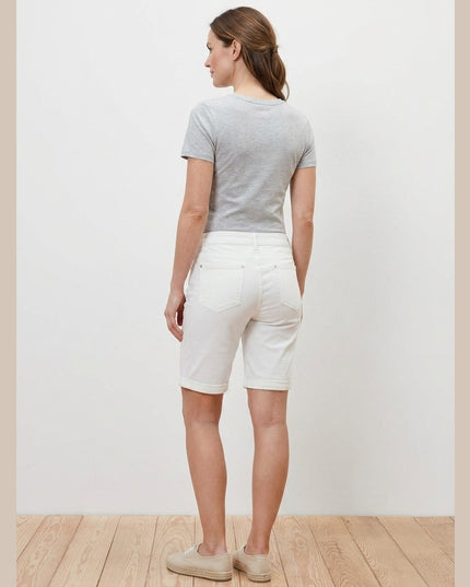 Shorts denim krem për femra - Model Back