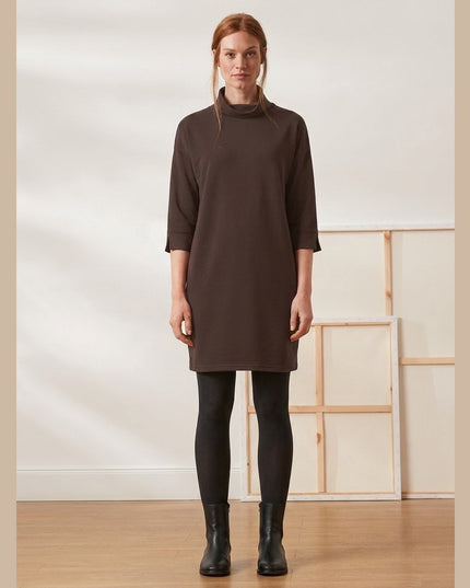 Fustan Sweat Kafe e Errët për Femra - Model Front