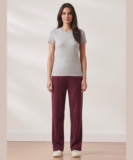 Pantallona jogger të kuqe të mbyllët për Femra - Model Front