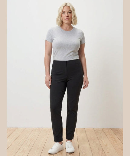Pantallona Stretch të zeza për Femra - Model Front