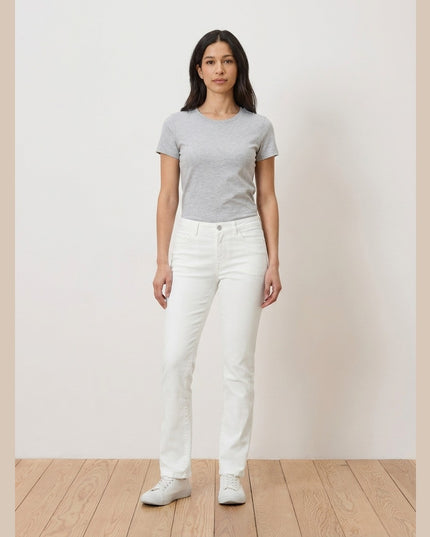 Xhinse Straight të Bardha për Femra - Model Front