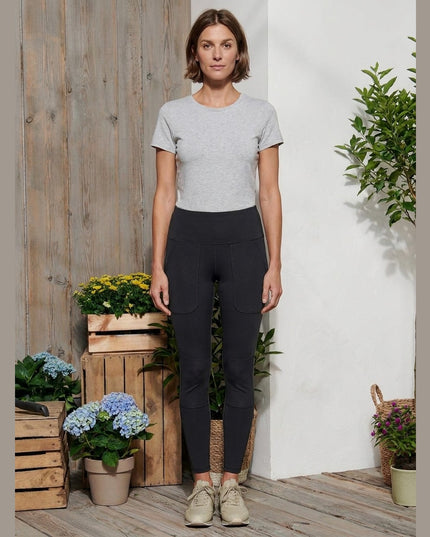 Dollakë të Zeza për Femra - Model Front