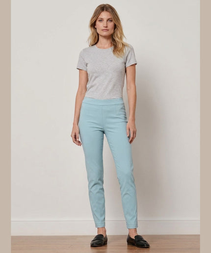 Pantallona Stretch e Kaltër e Çelët për Femra - Model Front