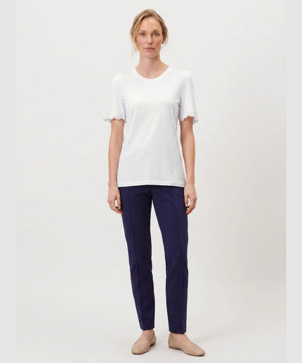 Maicë me rrudha e bardhë për Femra - Model Front