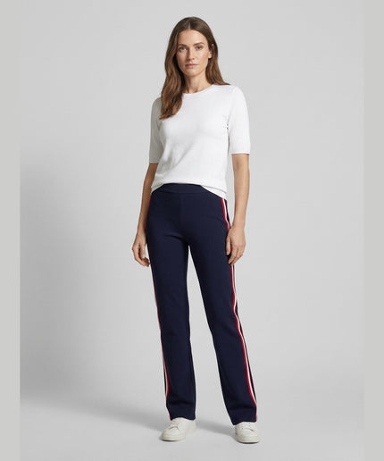 Pantallona blu të errët për femra - Model Front