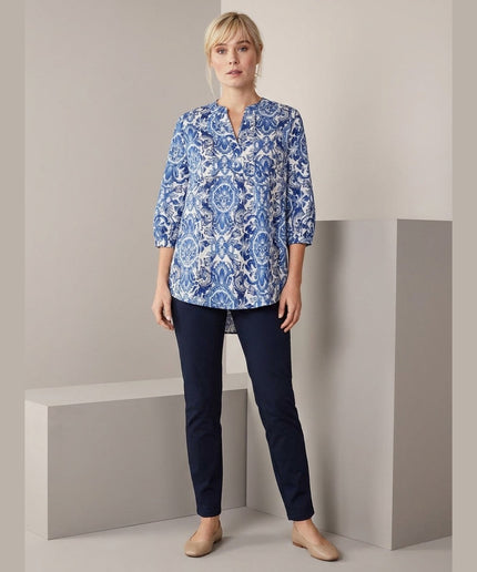 Bluzë Tunikë Bardhë e Kaltër për Femra - Model Front