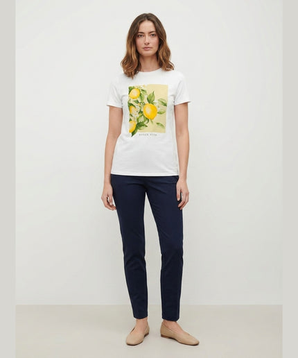 T-Shirt i Bardhë me Print Citroni për Femra - Model Front